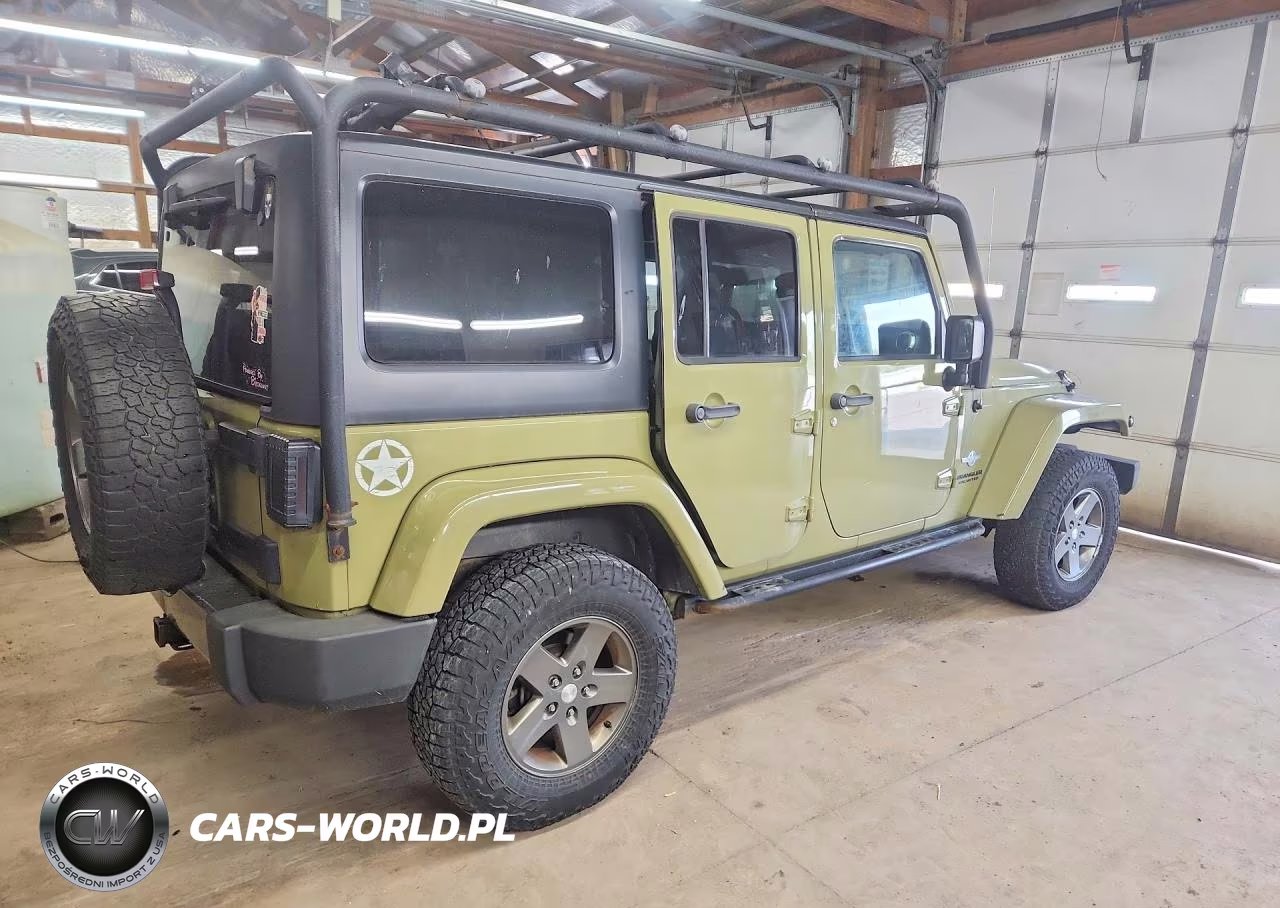 2013 Jeep Wrangler Unlimited Sport VIN:1C4BJWDG6DL578771 - 3