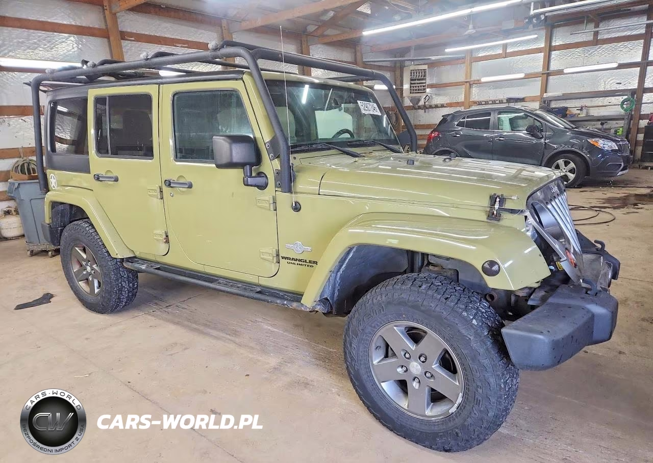 2013 Jeep Wrangler Unlimited Sport VIN:1C4BJWDG6DL578771 - 4