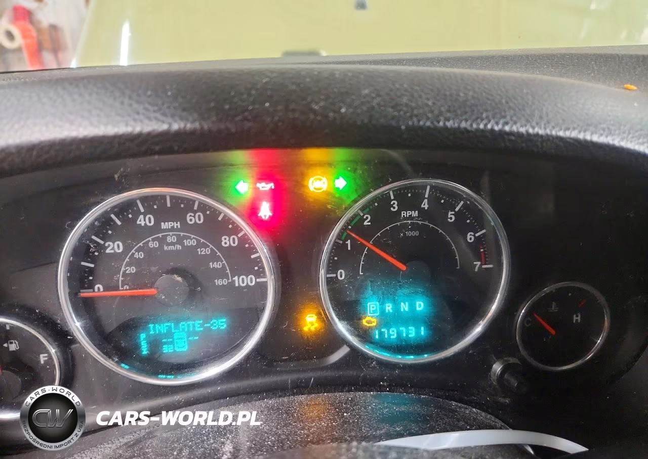 2013 Jeep Wrangler Unlimited Sport VIN:1C4BJWDG6DL578771 - 9