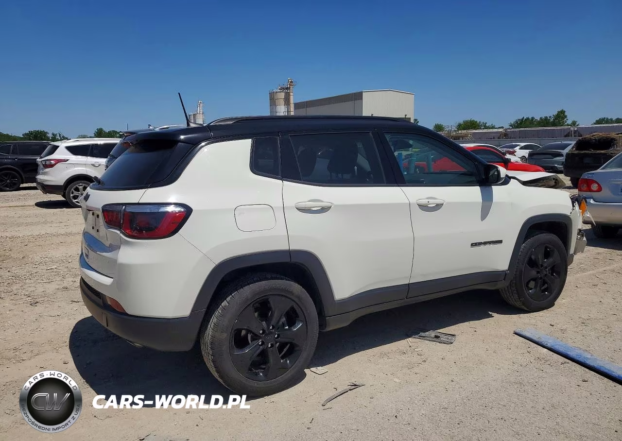 2018 Jeep Compass Latitude VIN:3C4NJDBB7JT315083 - 3