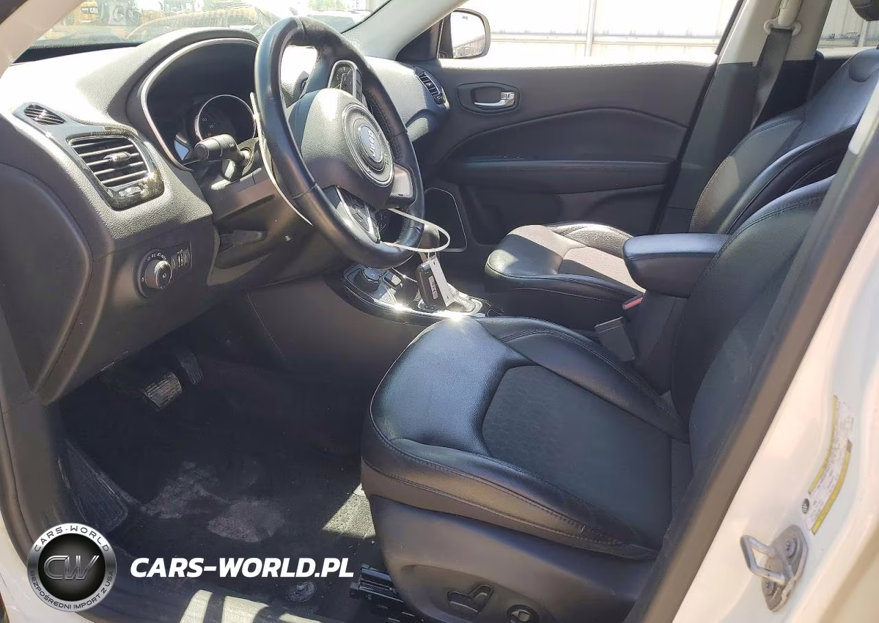 2018 Jeep Compass Latitude VIN:3C4NJDBB7JT315083 - 7