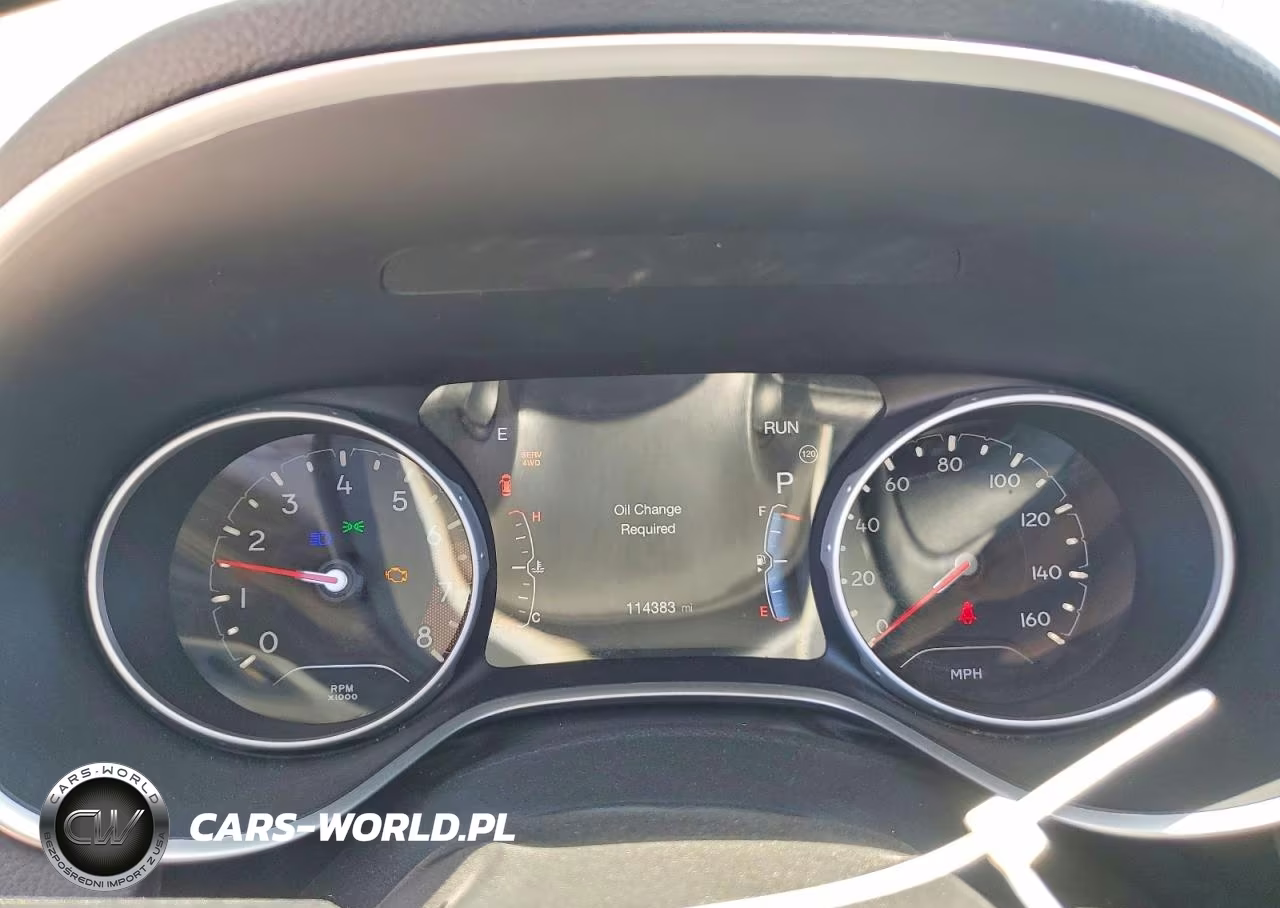 2018 Jeep Compass Latitude VIN:3C4NJDBB7JT315083 - 9