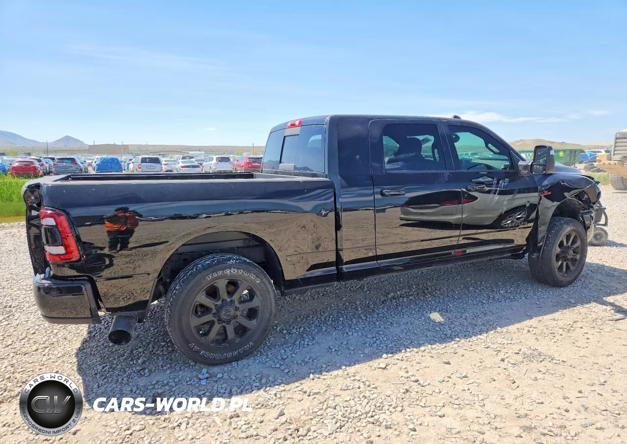 2024 Ram 2500 Laramie Crew Cab 4X4 6'4 Box VIN:3C6UR5NL5RG190093 - 3