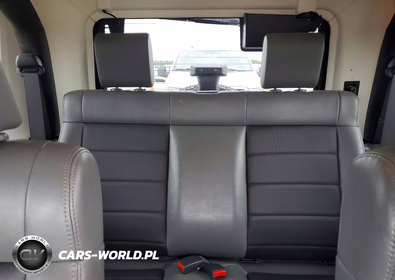 2009 Jeep Wrangler X VIN:1J4FA24189L785962 - 10