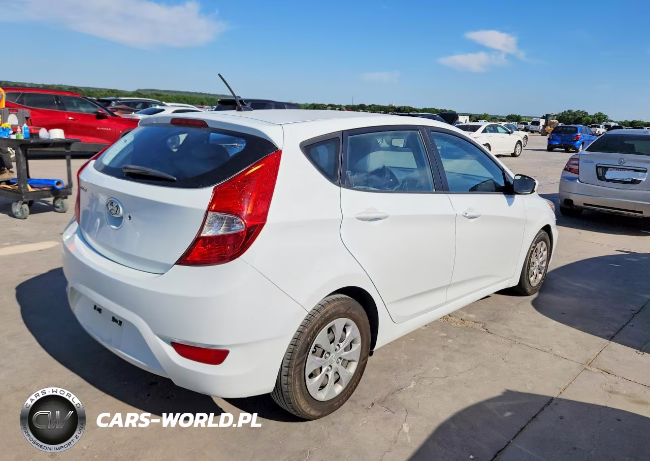 2015 Hyundai Accent Gs VIN:KMHCT5AE7FU219739 - 3