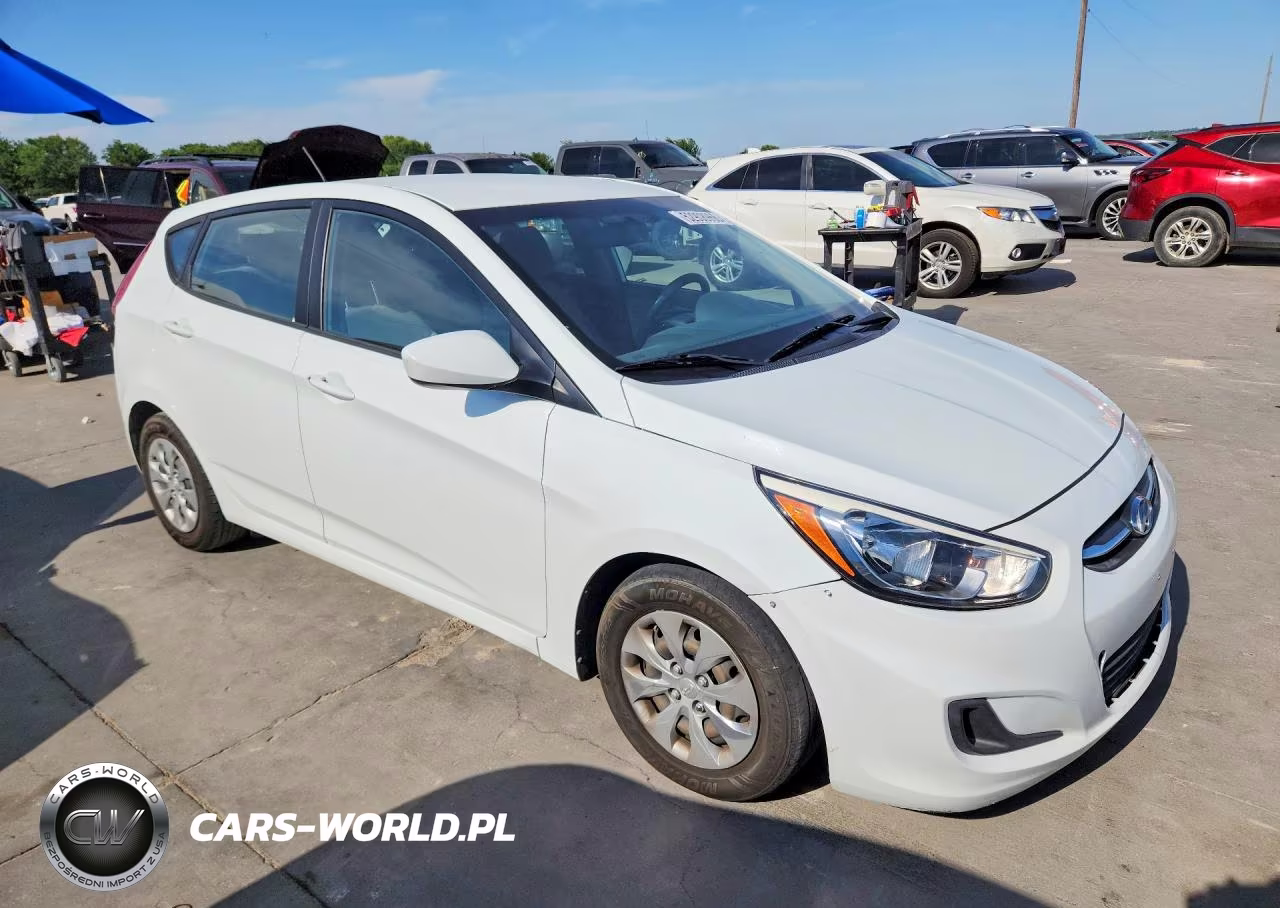 2015 Hyundai Accent Gs VIN:KMHCT5AE7FU219739 - 4