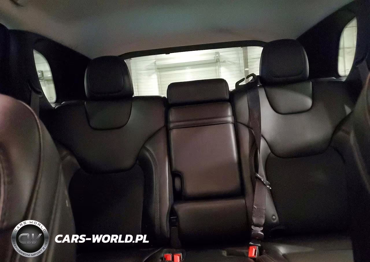 2019 Jeep Cherokee Latitude Plus VIN:1C4PJMLX0KD299299 - 10
