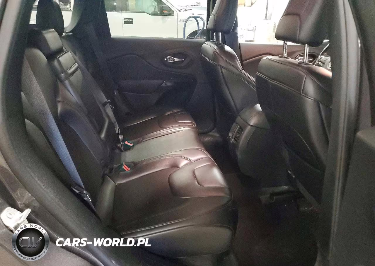 2019 Jeep Cherokee Latitude Plus VIN:1C4PJMLX0KD299299 - 11