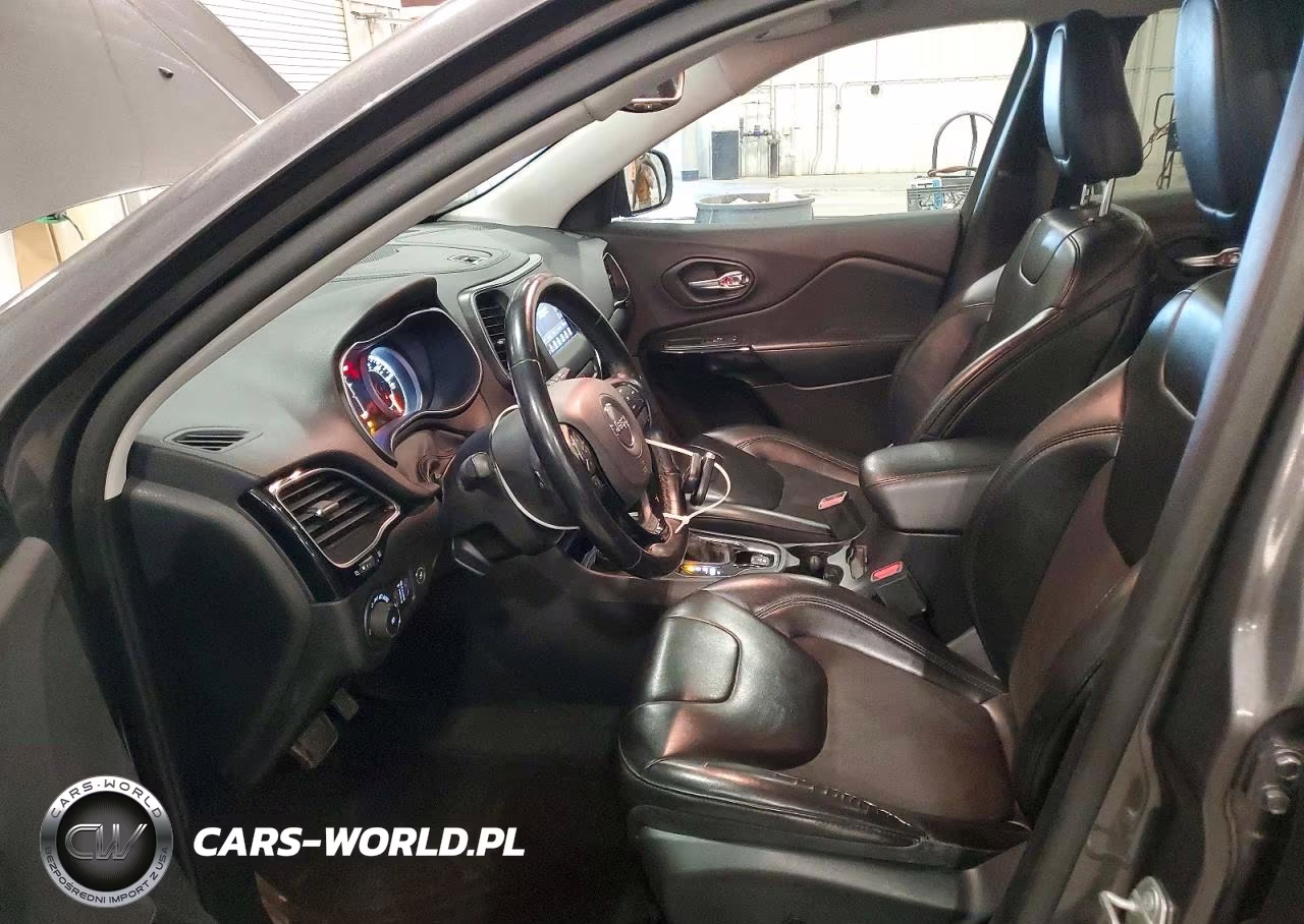 2019 Jeep Cherokee Latitude Plus VIN:1C4PJMLX0KD299299 - 7