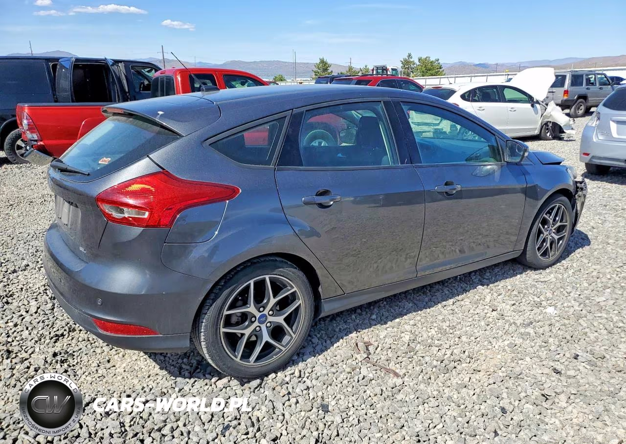 2018 Ford Focus Sel VIN:1FADP3M21JL285758 - 3