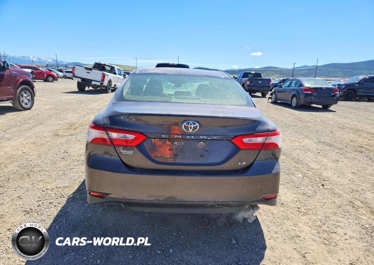 2018 Toyota Camry Le VIN:JTNB11HK2J3005956 - 6