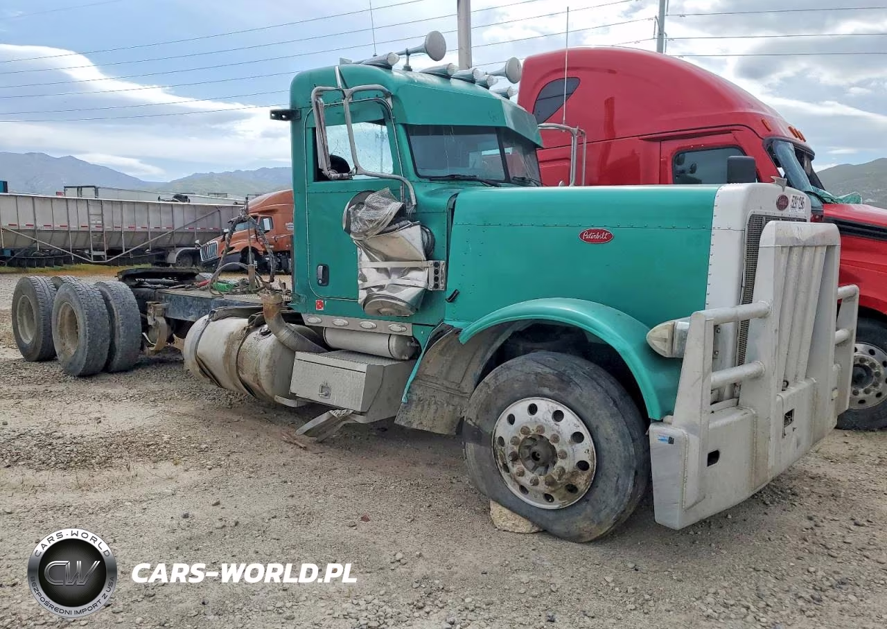 2005 Peterbilt 379 Semi Truck