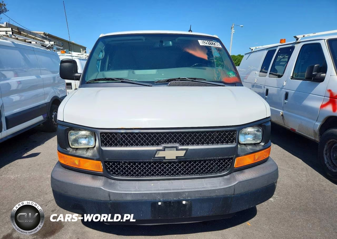 2015 Chevrolet Express G2500 VIN:1GCWGFCF8F1161093 - 5