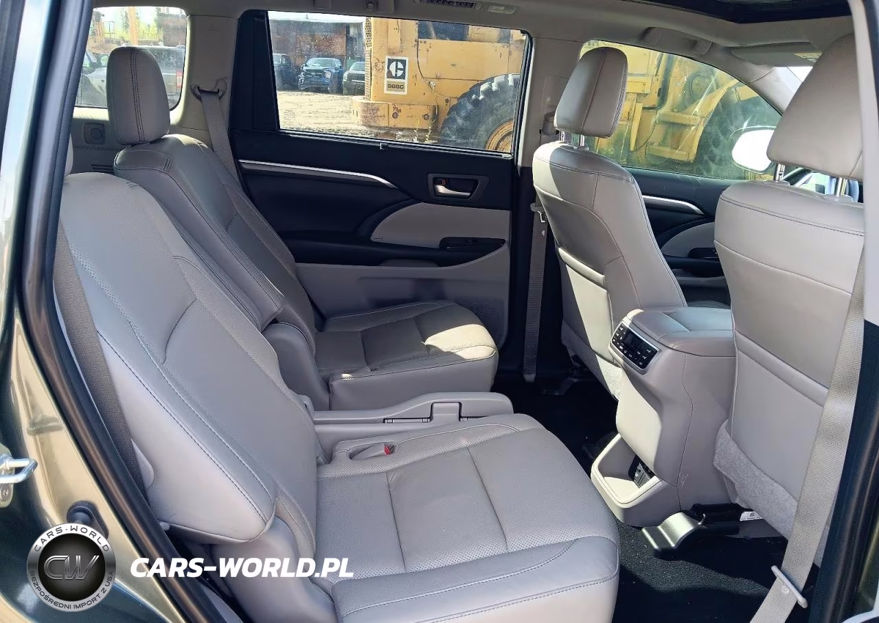 2019 Toyota Highlander Hybrid Limited Platinum VIN:5TDDGRFH3KS066816 - 10