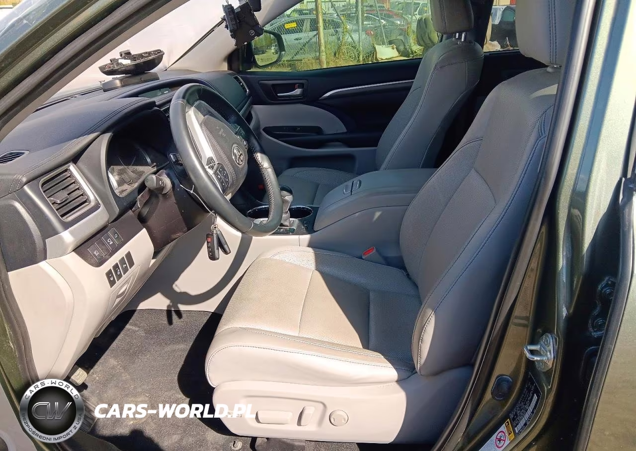 2019 Toyota Highlander Hybrid Limited Platinum VIN:5TDDGRFH3KS066816 - 7