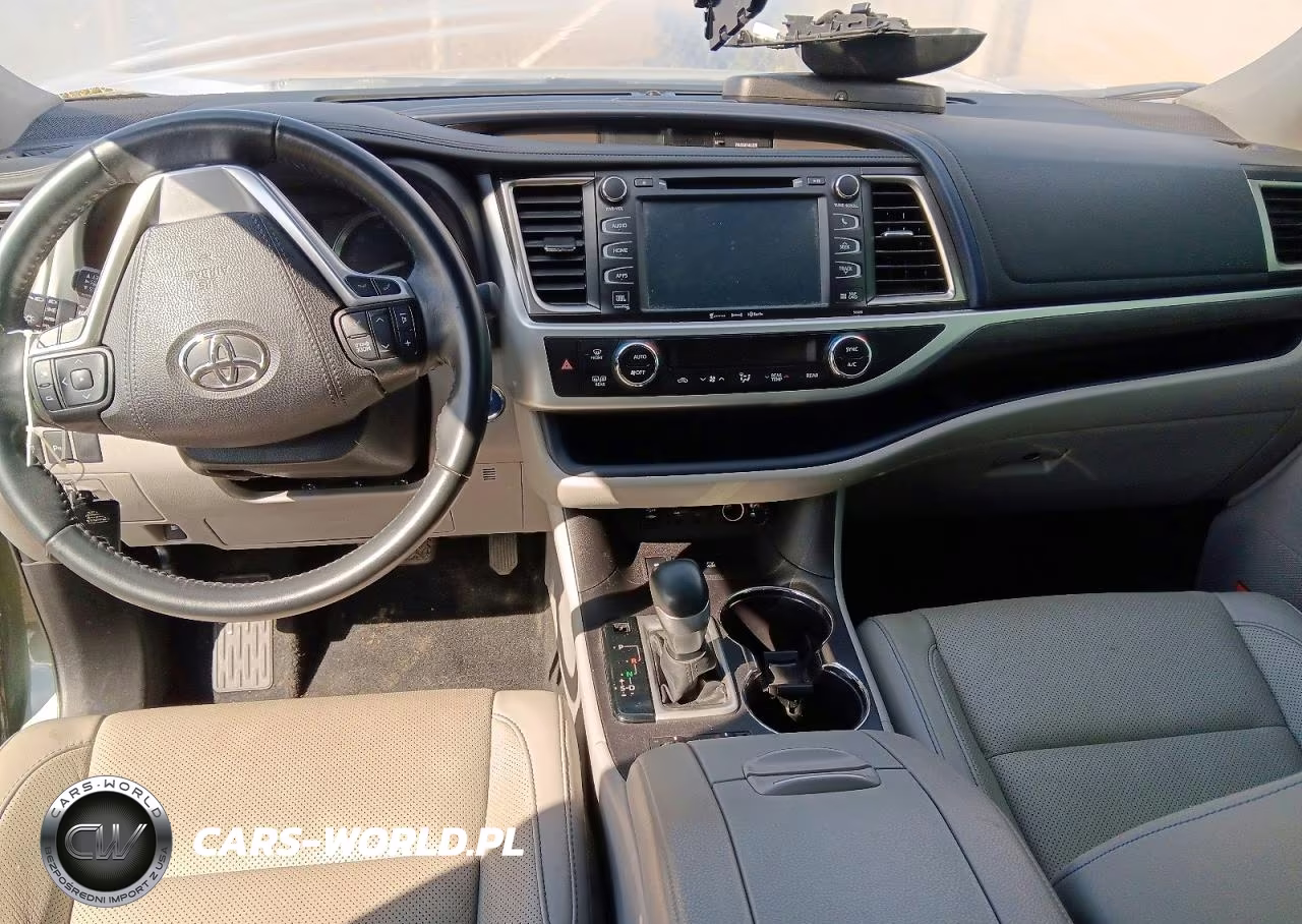 2019 Toyota Highlander Hybrid Limited Platinum VIN:5TDDGRFH3KS066816 - 8