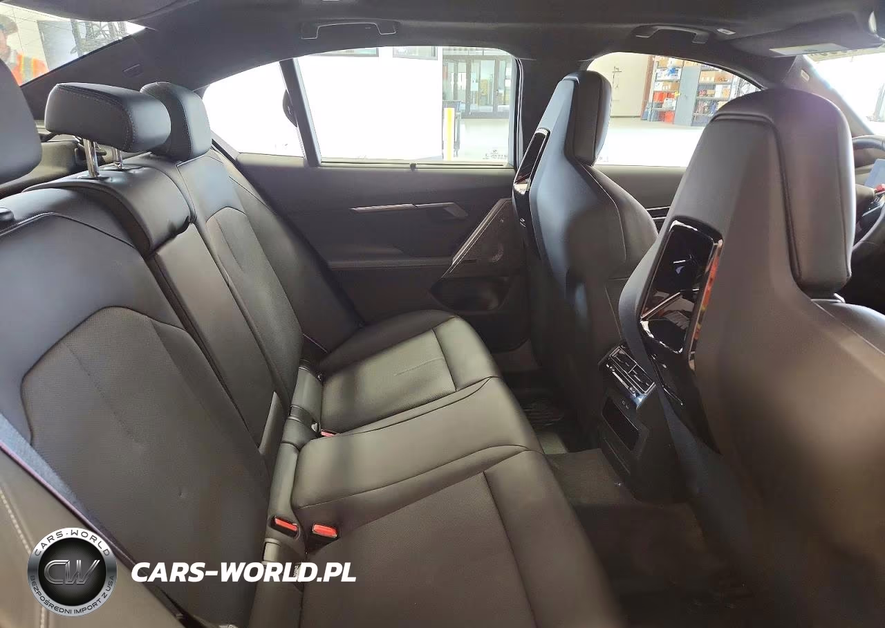 2026 BMW M5 VIN:WBS83FK05TCV11581 - 10