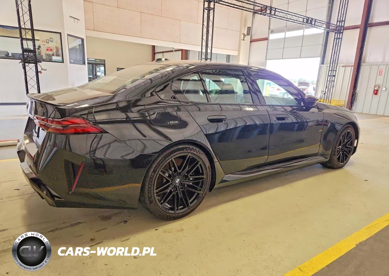 2026 BMW M5 VIN:WBS83FK05TCV11581 - 3