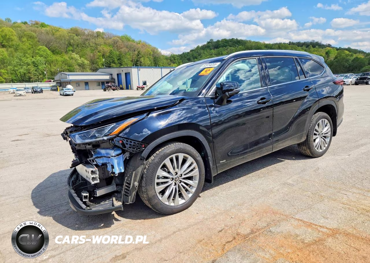 2025 Toyota Highlander Hybrid Platinum