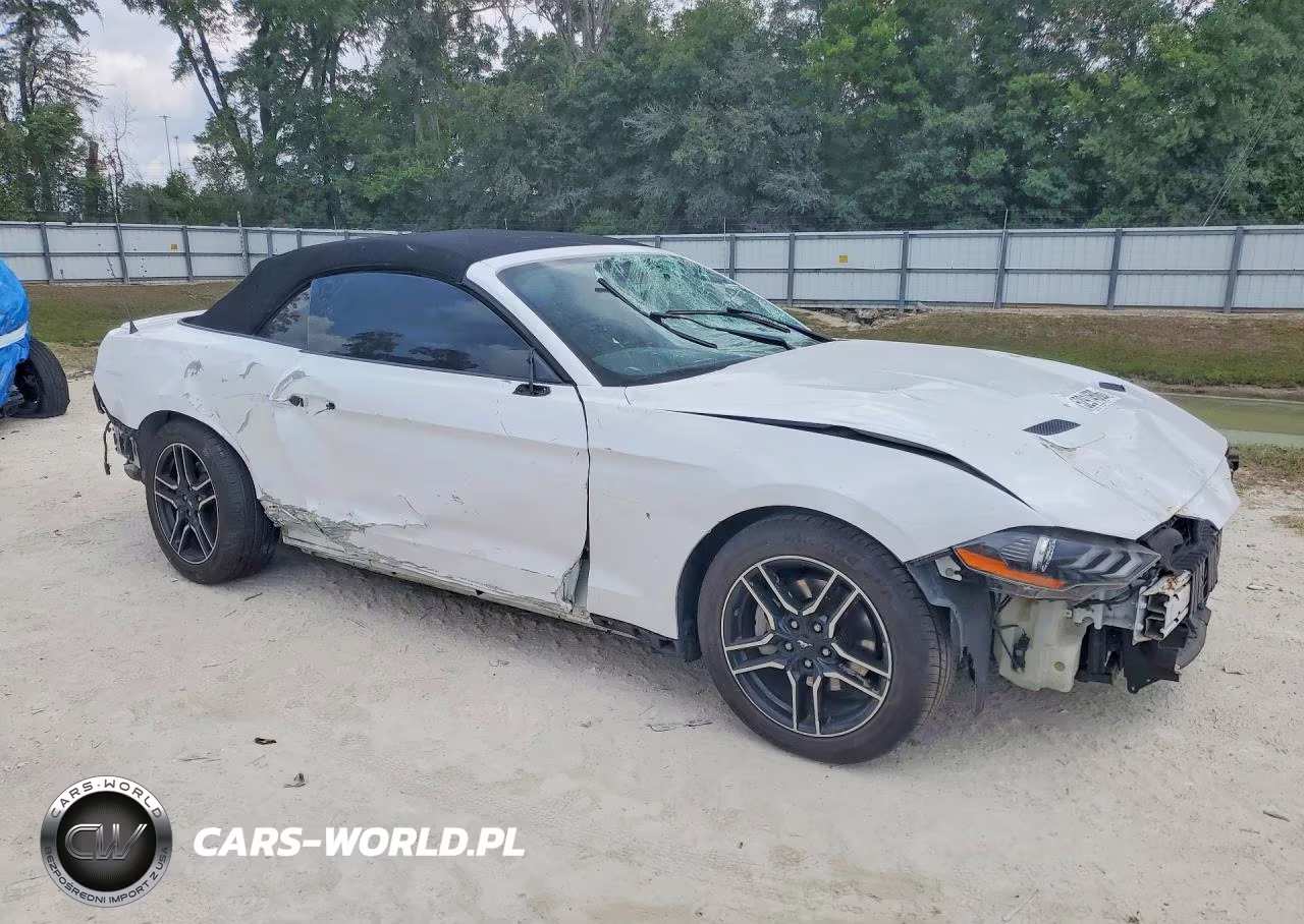 2018 Ford Mustang VIN:1FATP8UH1J5173009 - 4