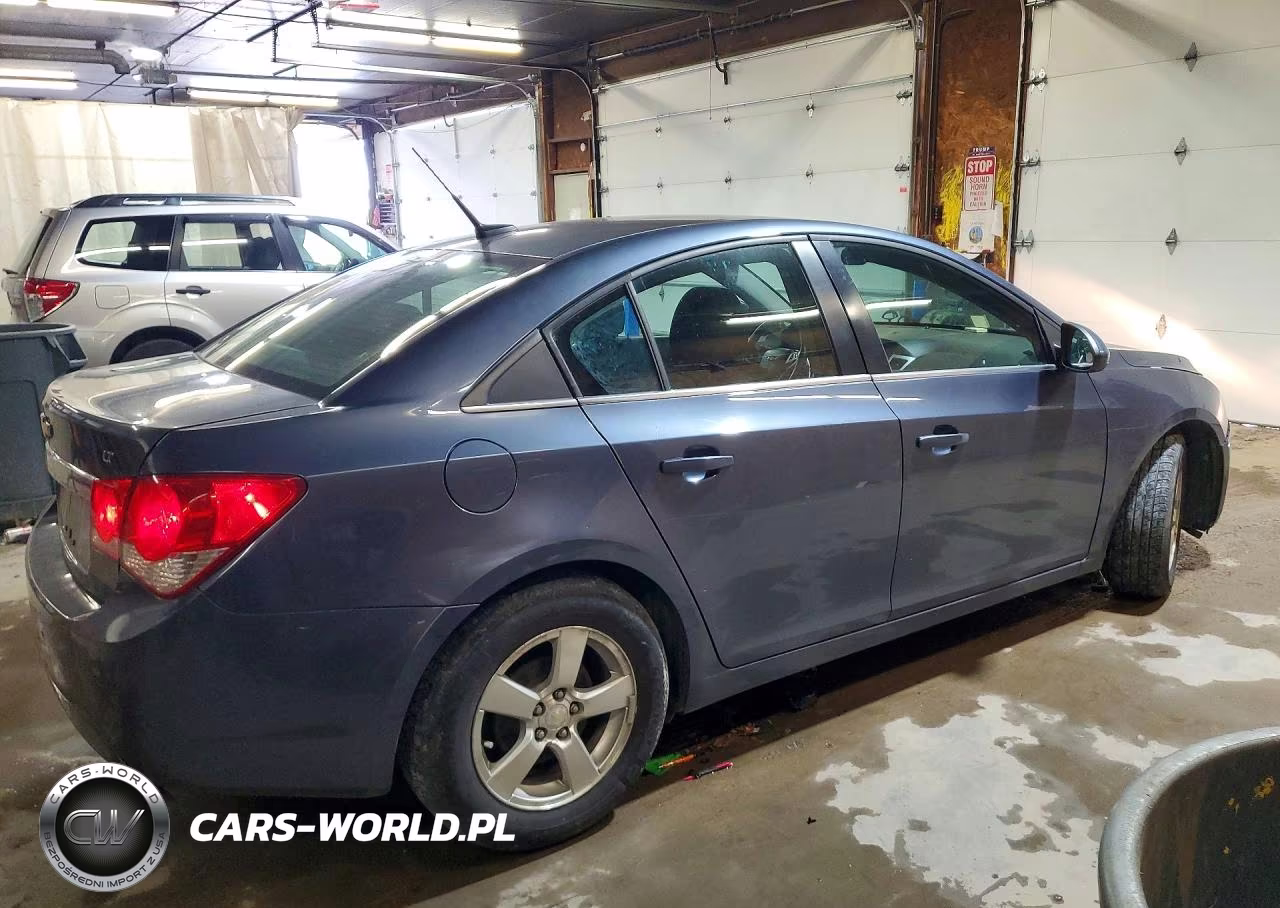 2014 Chevrolet Cruze VIN:1G1PC5SB2E7124568 - 3