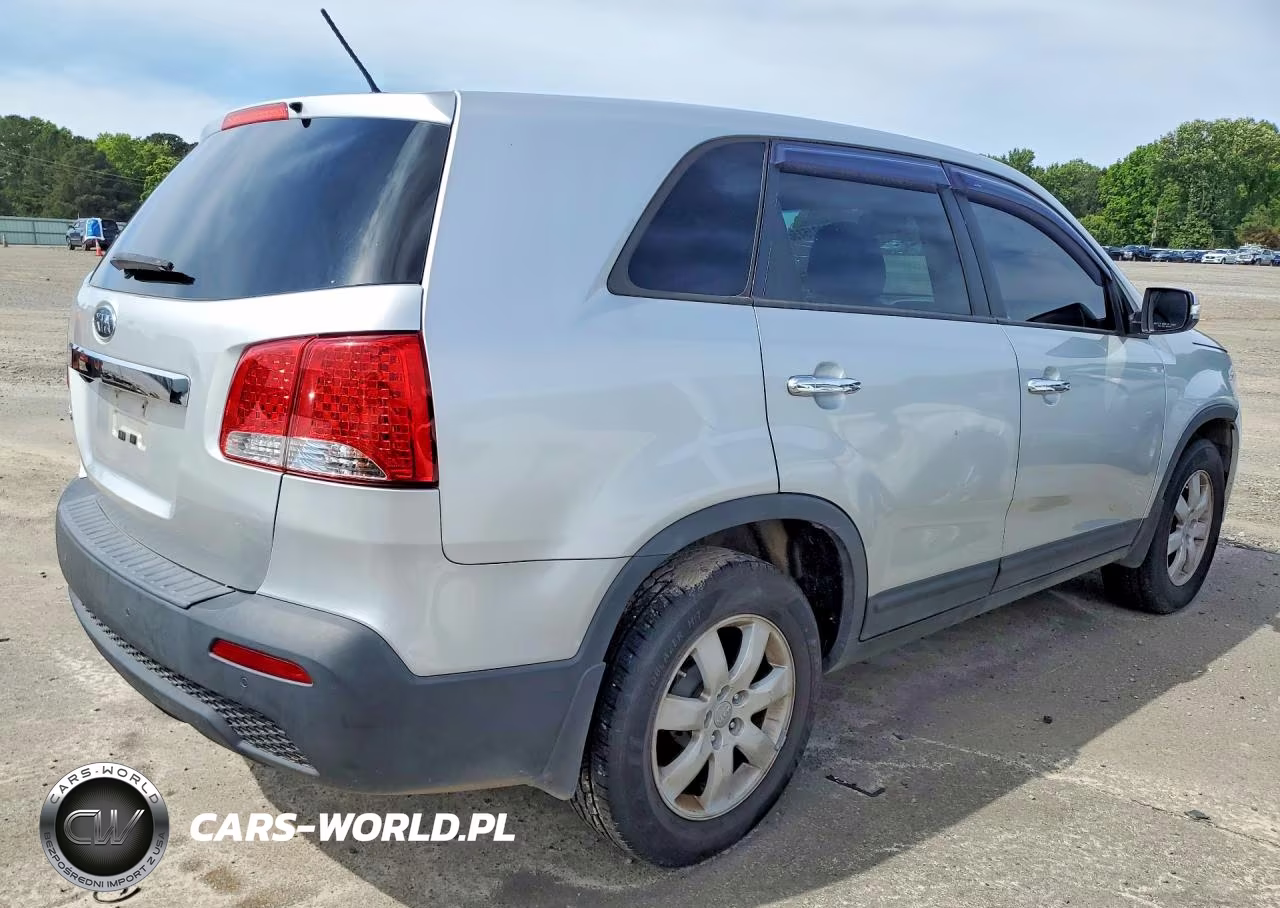 KIA SORENTO LX VIN:5XYKT4A18DG393499 - 3