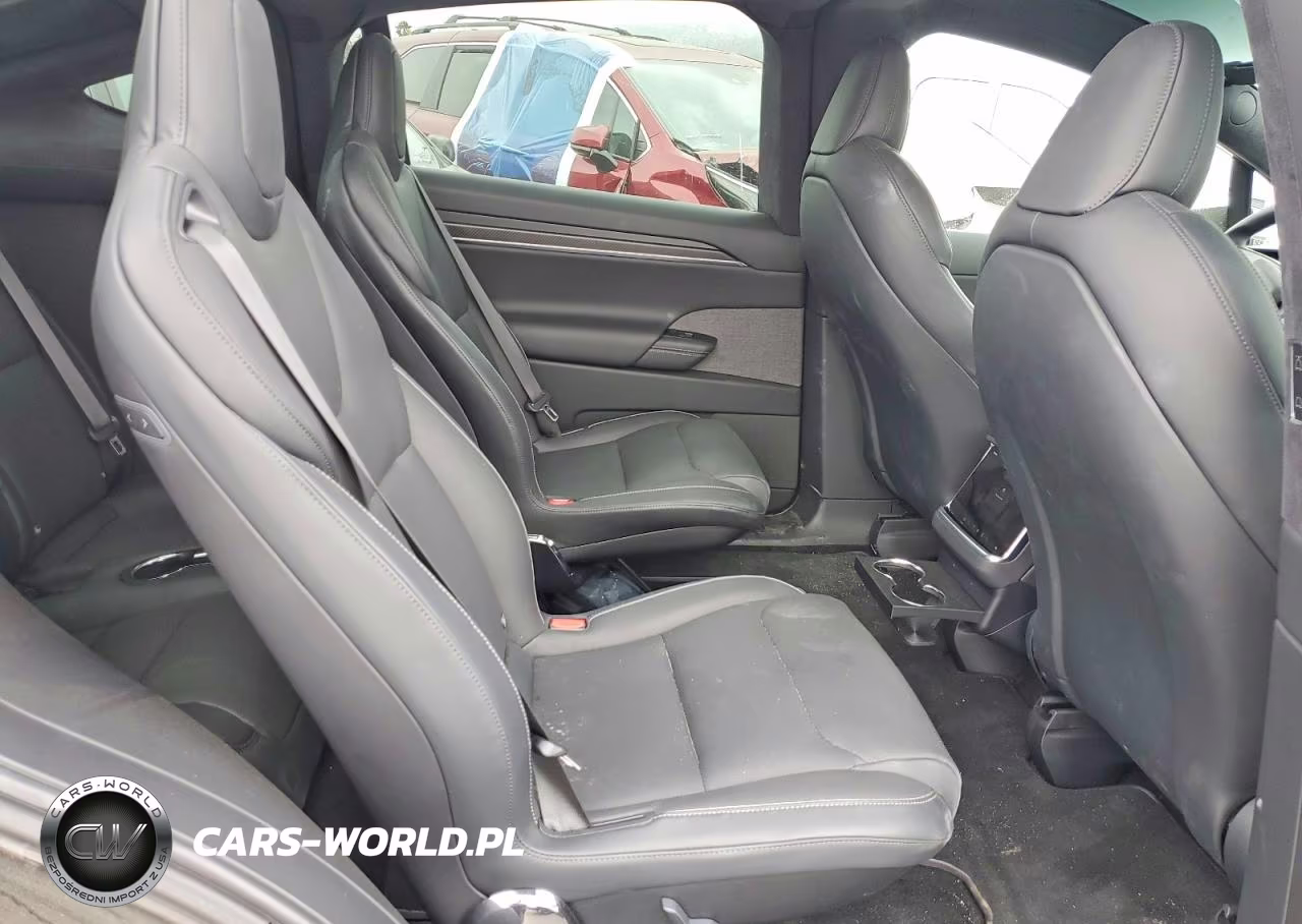 2025 Tesla Model X VIN:7SAXCBE67SF468104 - 11