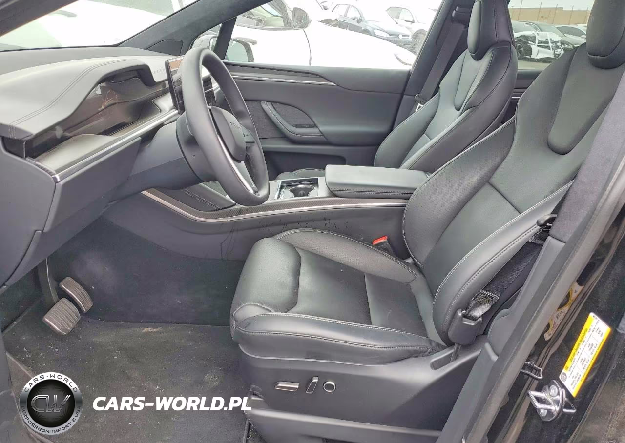 2025 Tesla Model X VIN:7SAXCBE67SF468104 - 7