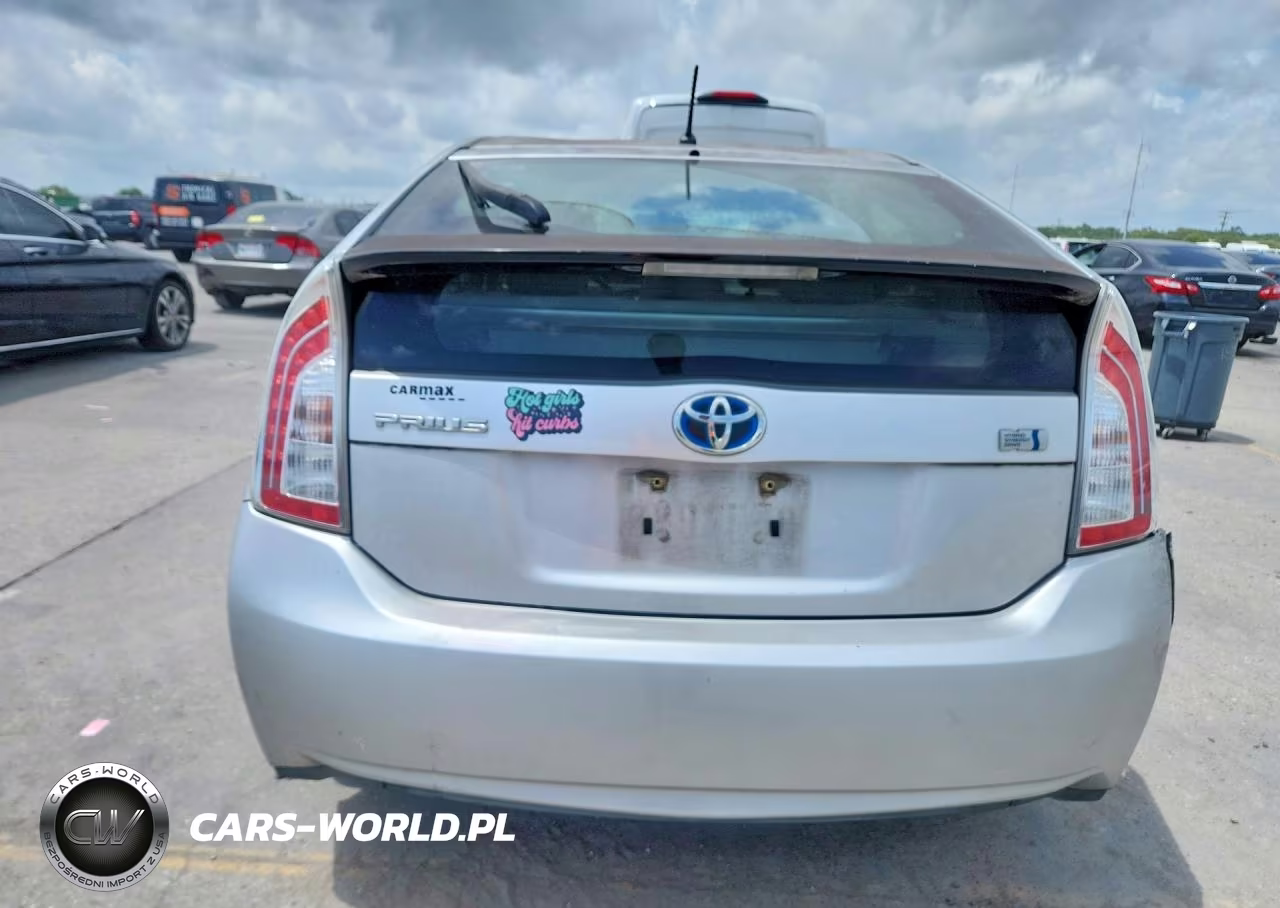 2013 Toyota Prius Two VIN:JTDKN3DU7D1628999 - 6