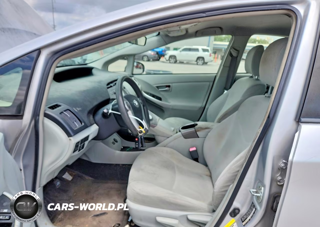 2013 Toyota Prius Two VIN:JTDKN3DU7D1628999 - 7