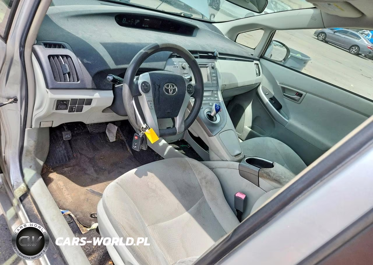 2013 Toyota Prius Two VIN:JTDKN3DU7D1628999 - 8