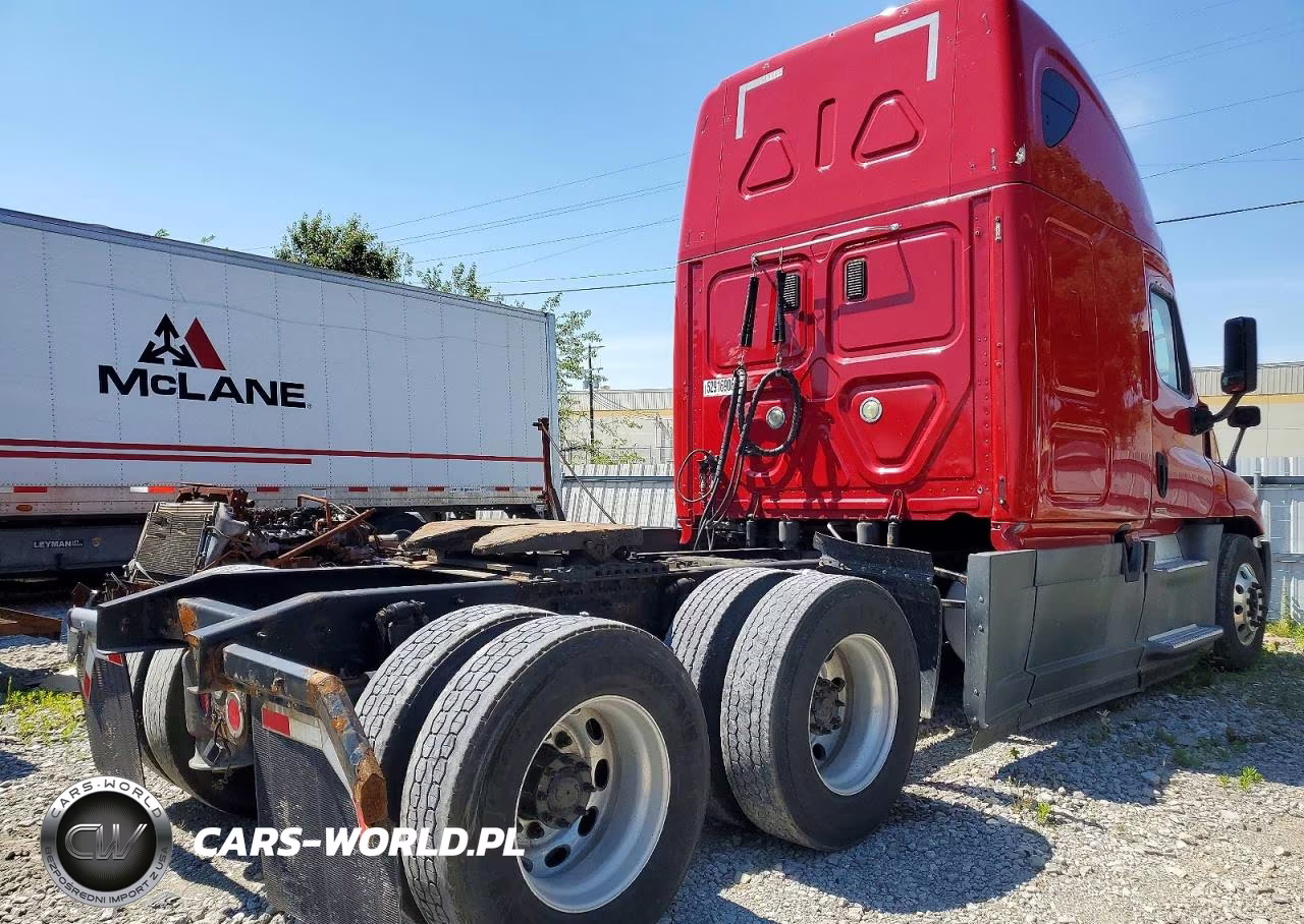 2015 Freightliner Cascadia 125 VIN:3AKJGLD59FSFP6877 - 4
