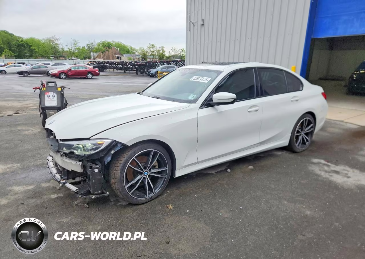2021 BMW 330Xi – zdjęcie 1 z 12