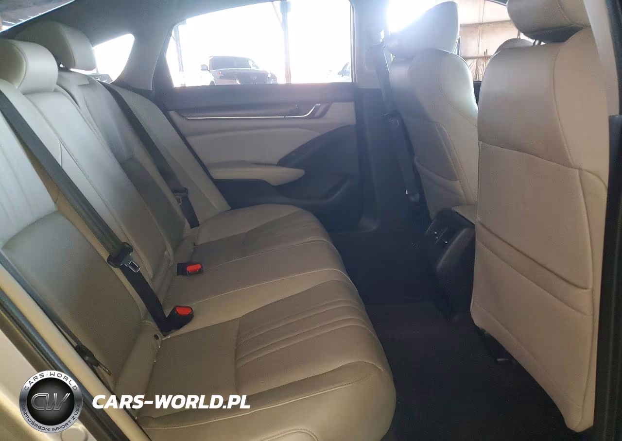 2018 Honda Accord Touring VIN:1HGCV1F90JA069441 - 10