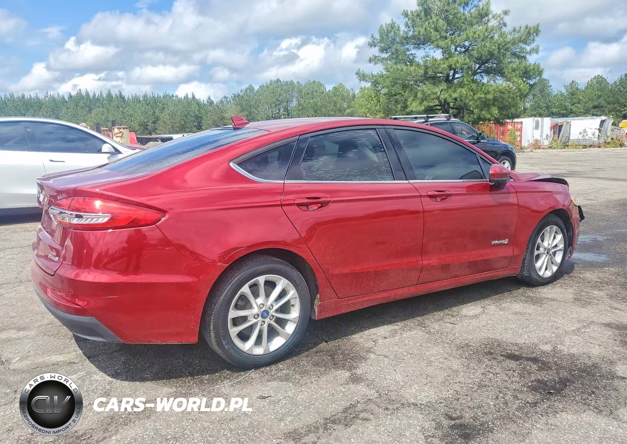 2019 Ford Fusion Se VIN:3FA6P0LU2KR256914 - 3