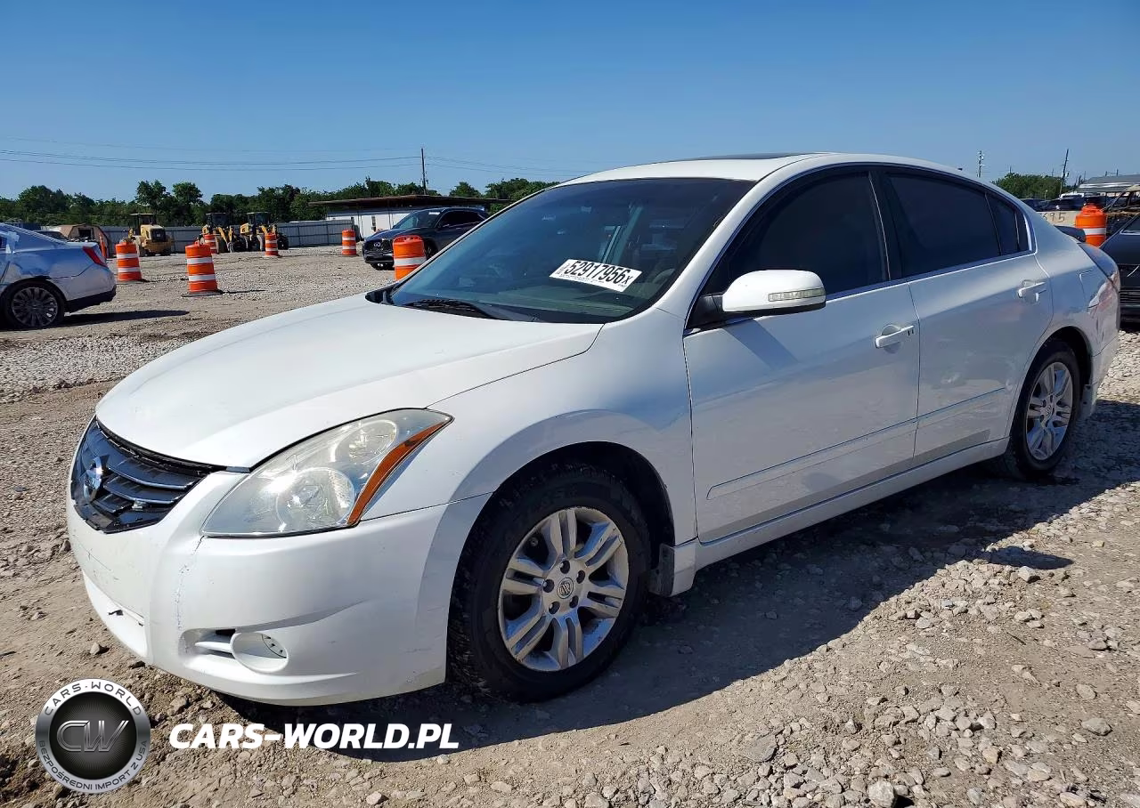 2010 Nissan Altima – zdjęcie 1 z 12