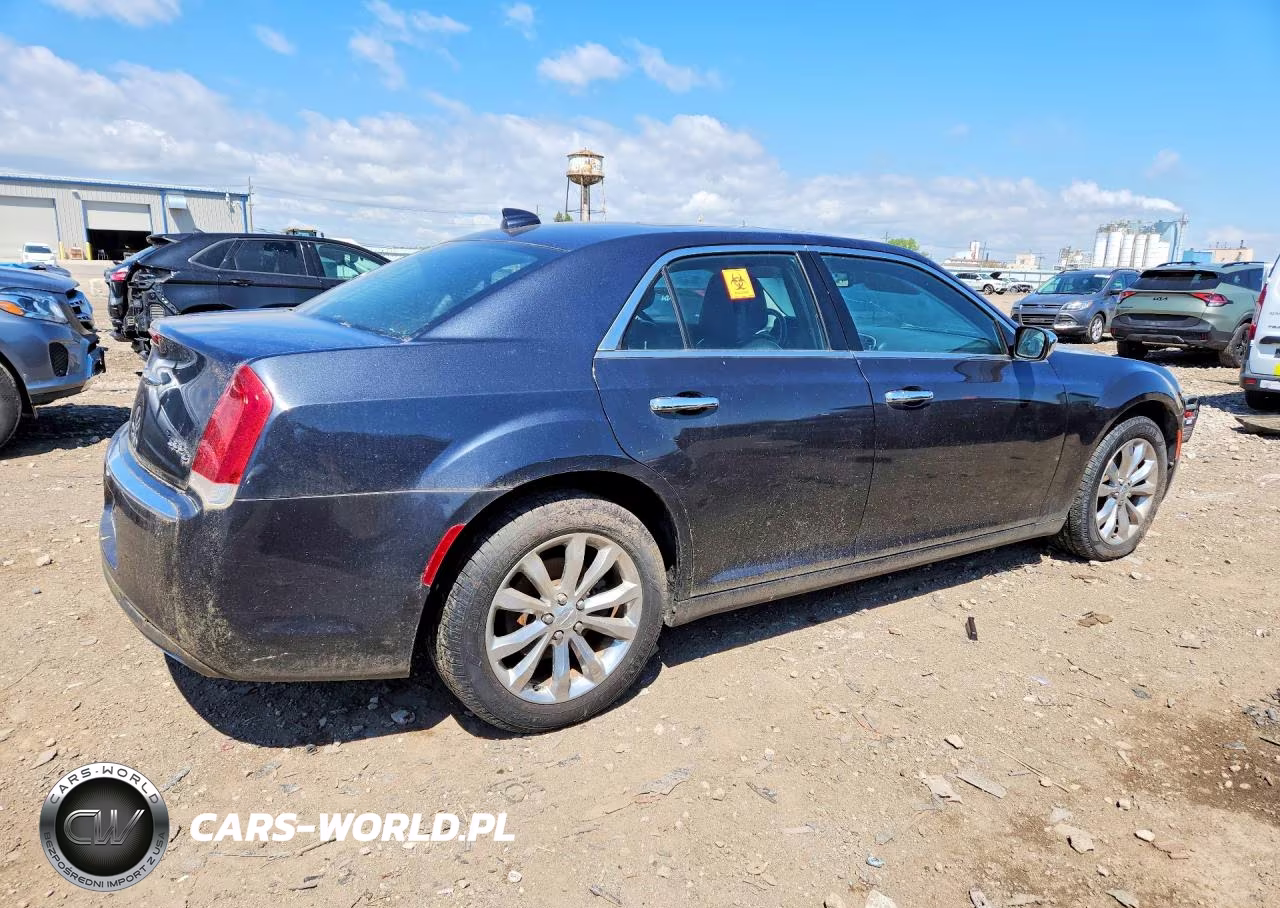 2016 Chrysler 300C VIN:2C3CCAKG1GH296046 - 3