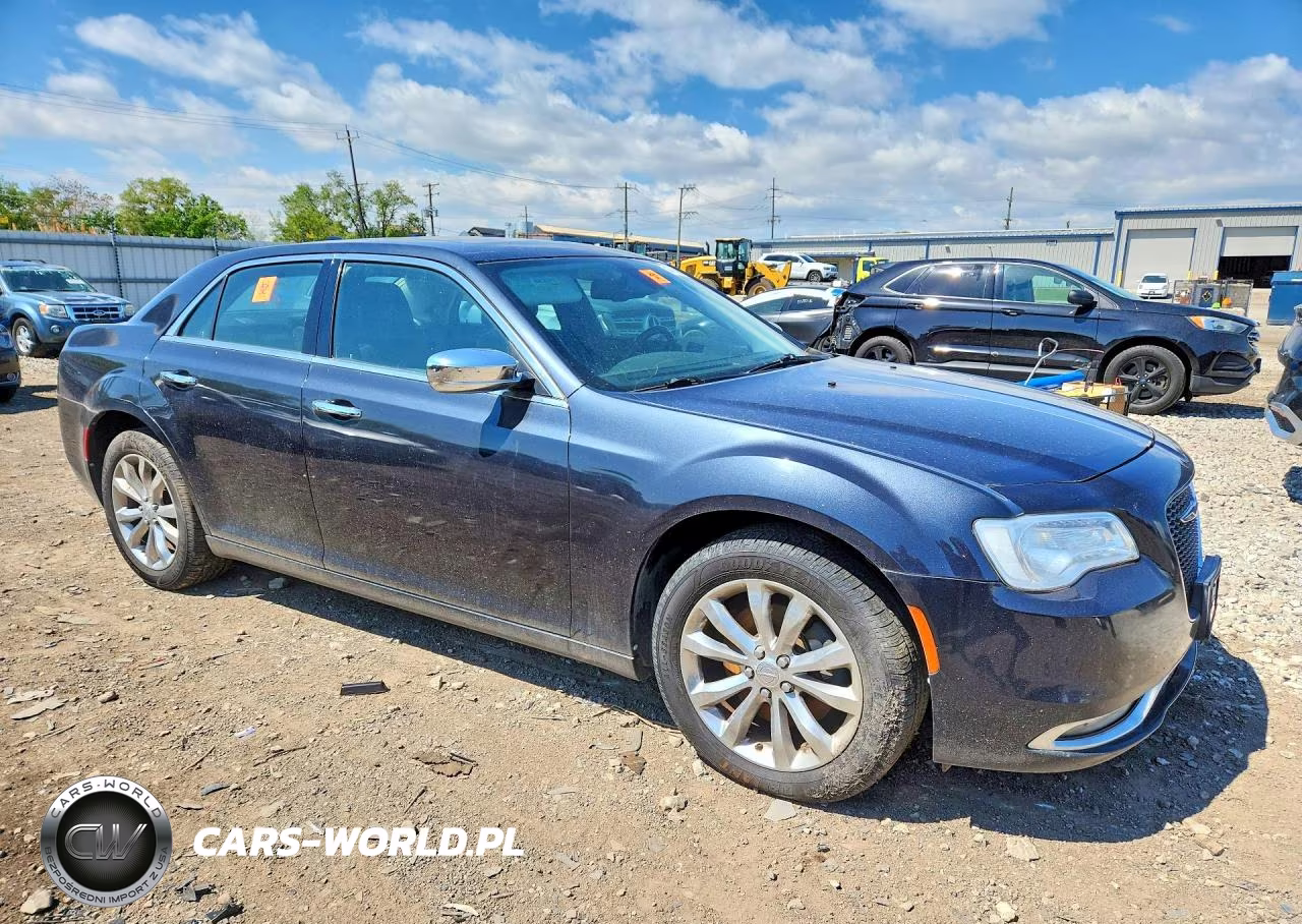 2016 Chrysler 300C VIN:2C3CCAKG1GH296046 - 4