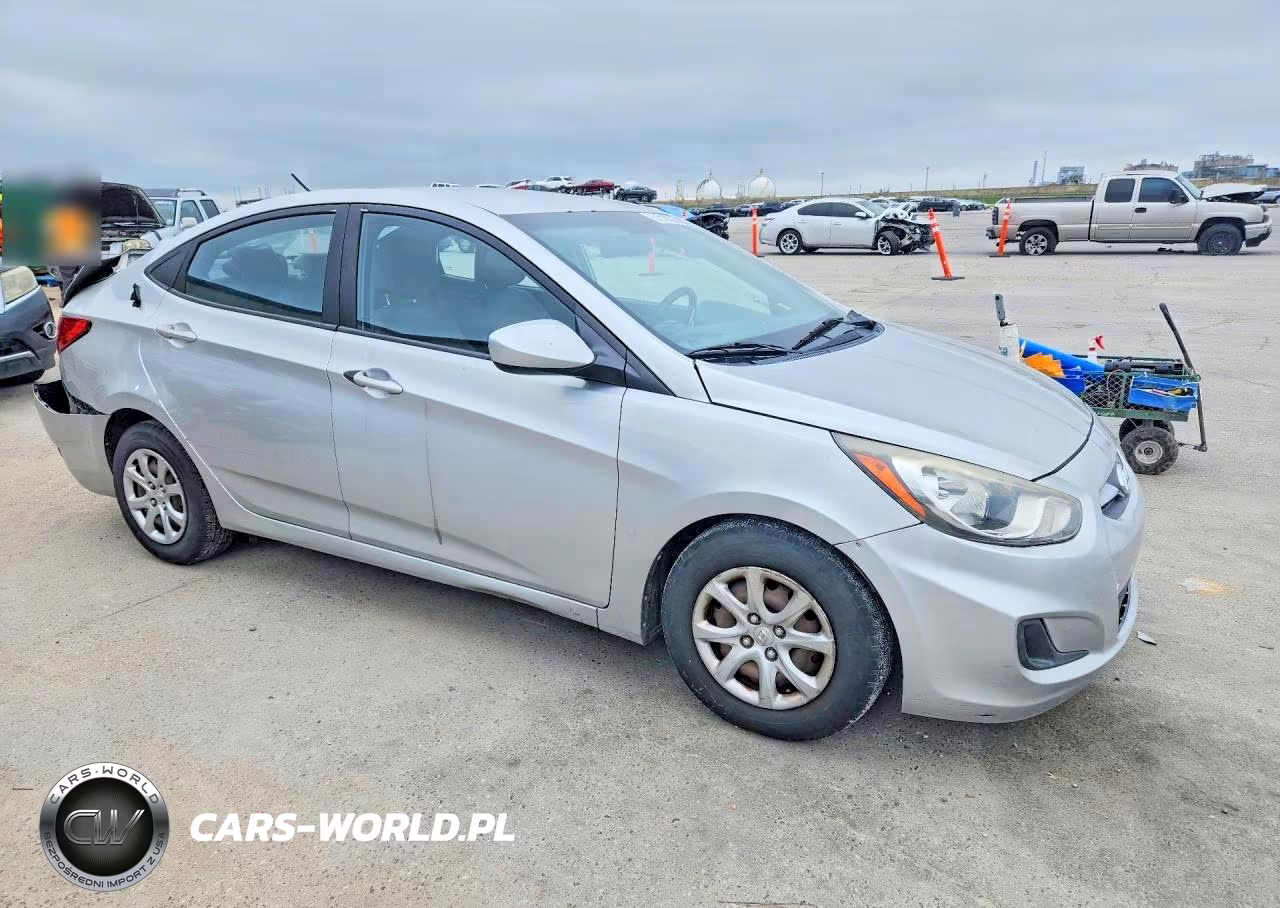 2013 Hyundai Accent Gls VIN:KMHCT4AE0DU523230 - 4
