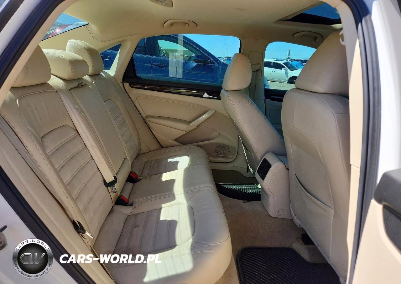 2015 Volkswagen Passat Sel VIN:1VWCV7A34FC064790 - 10