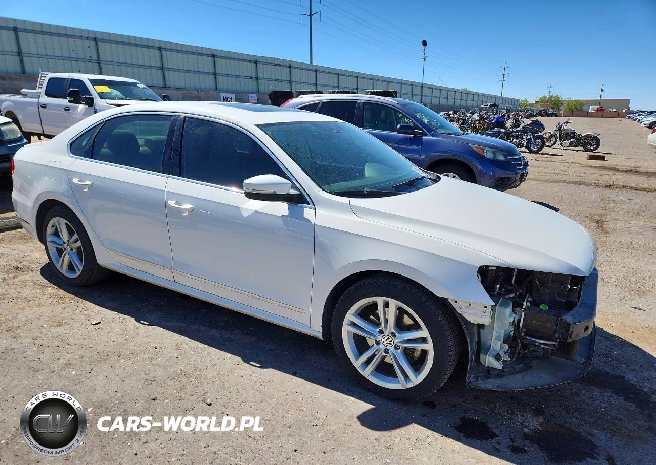 2015 Volkswagen Passat Sel VIN:1VWCV7A34FC064790 - 4