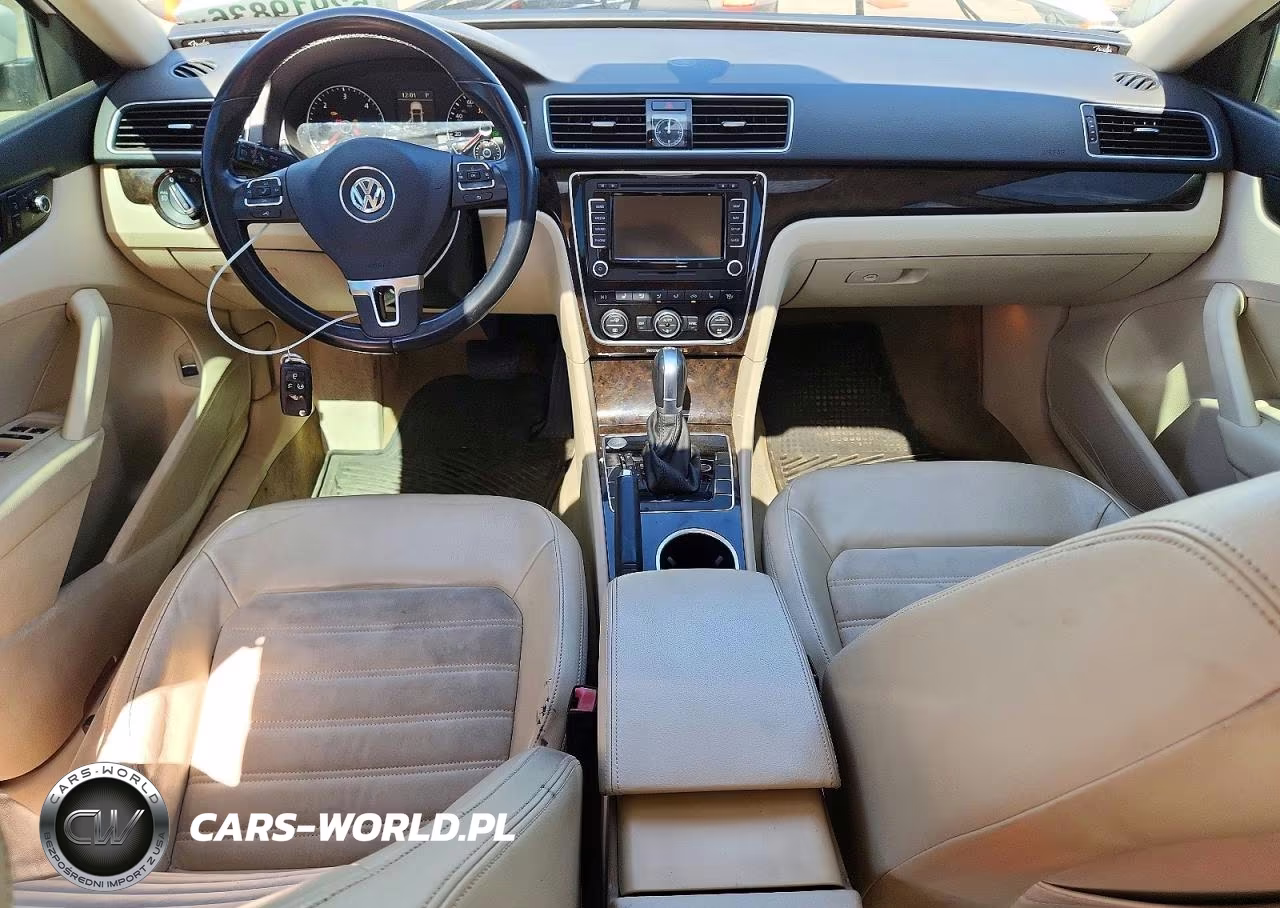 2015 Volkswagen Passat Sel VIN:1VWCV7A34FC064790 - 8