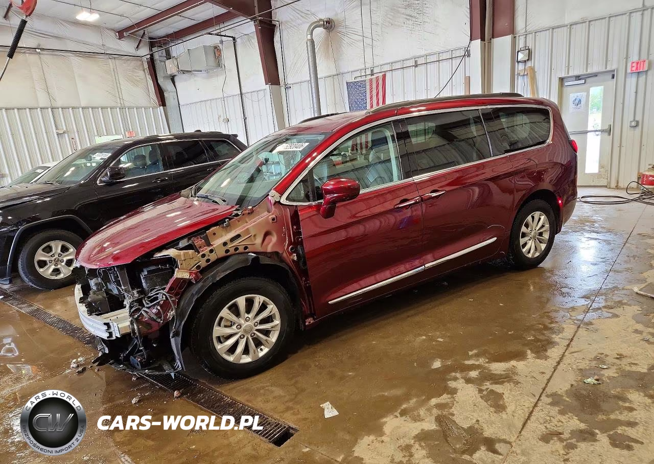 2017 Chrysler Pacifica Touring L