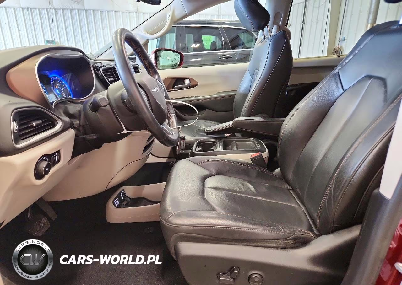 2017 Chrysler Pacifica Touring L VIN:2C4RC1BG9HR509441 - 7