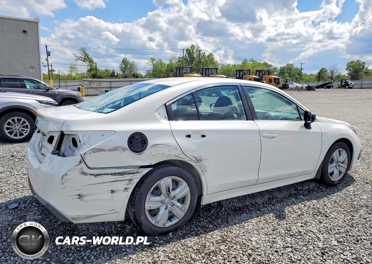 2018 Subaru Legacy 2.5I VIN:4S3BNAA67J3028106 - 3