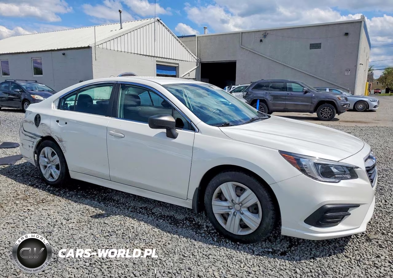 2018 Subaru Legacy 2.5I VIN:4S3BNAA67J3028106 - 4