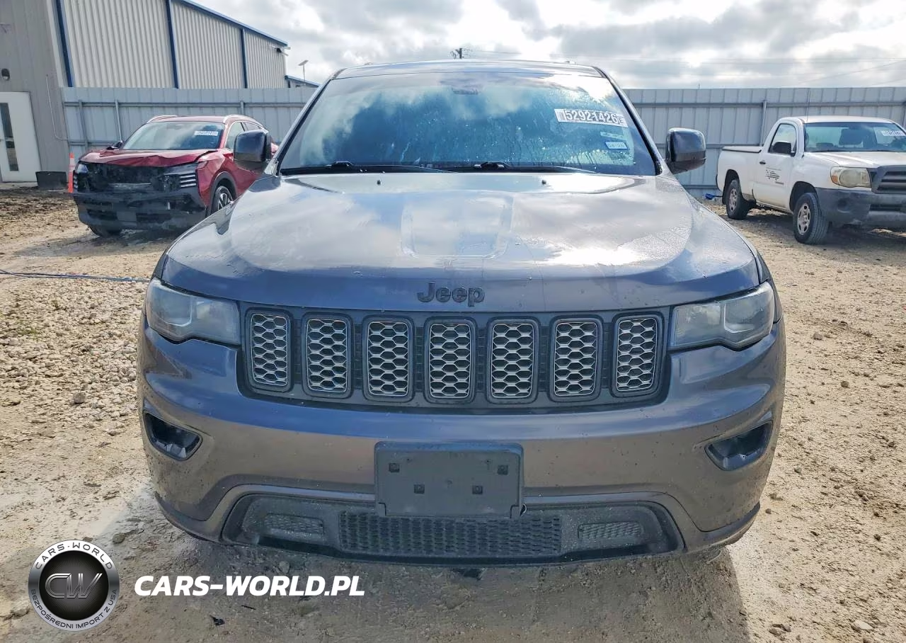 2017 Jeep Grand Cherokee Laredo VIN:1C4RJEAG0HC707896 - 5