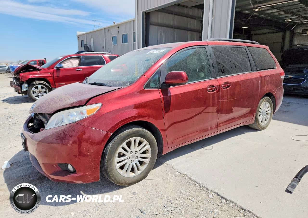 2012 Toyota Sienna Xle 8-Passenger