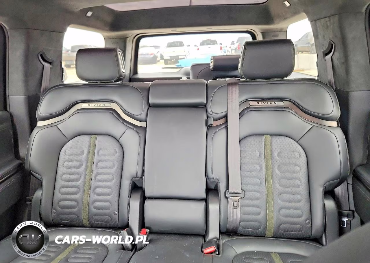 2023 Rivian R1S Adventure VIN:7PDSGABA9PN027915 - 10