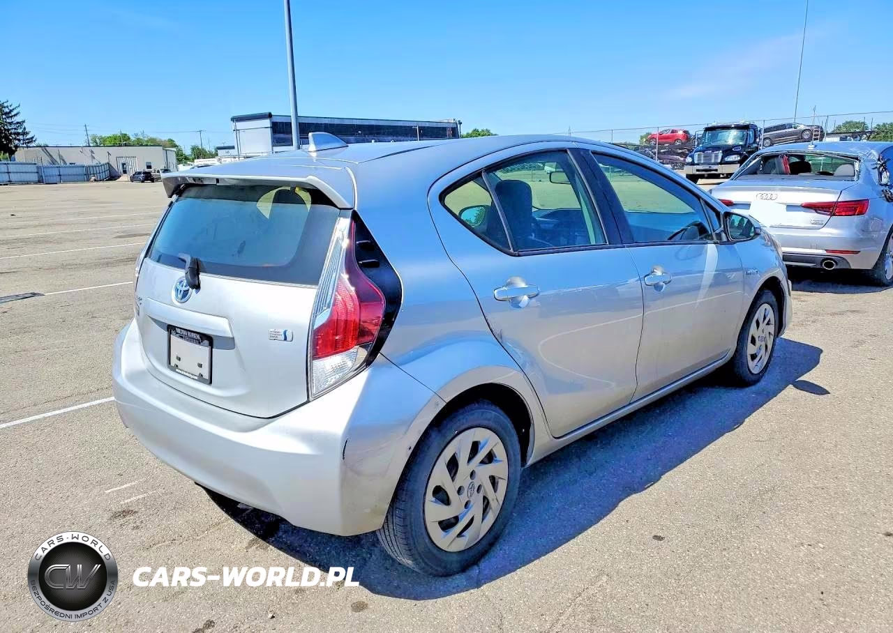 2016 Toyota Prius C One VIN:JTDKDTB34G1134701 - 3